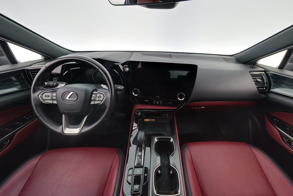 Vehicle Image 14