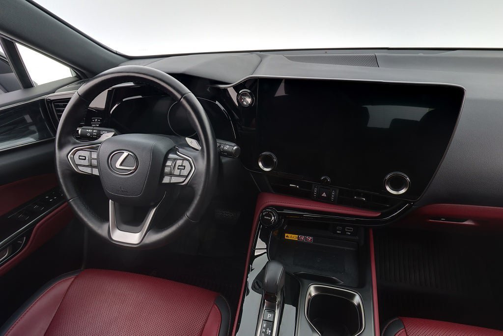Vehicle Image 16