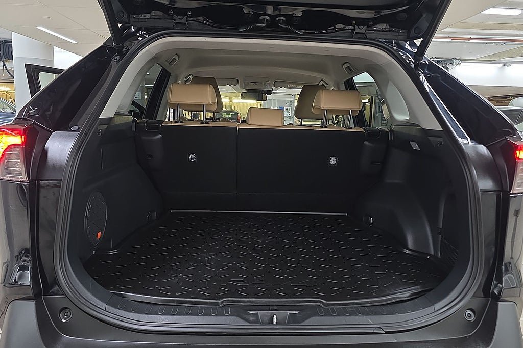 Vehicle Image 17