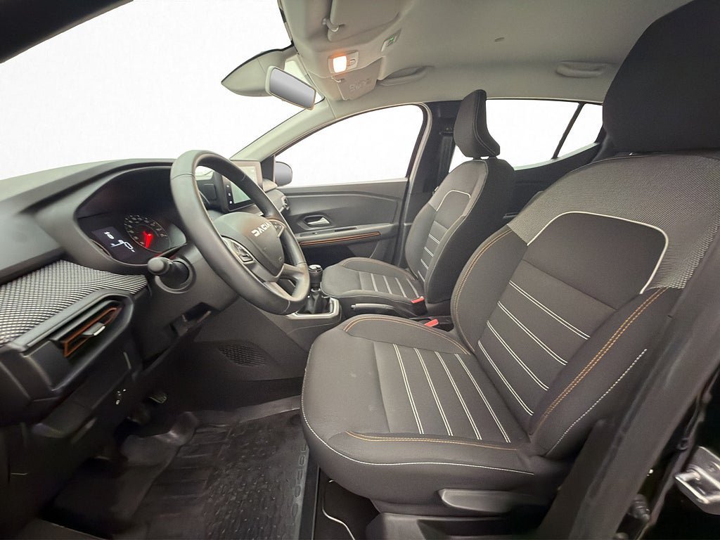 Vehicle Image 11