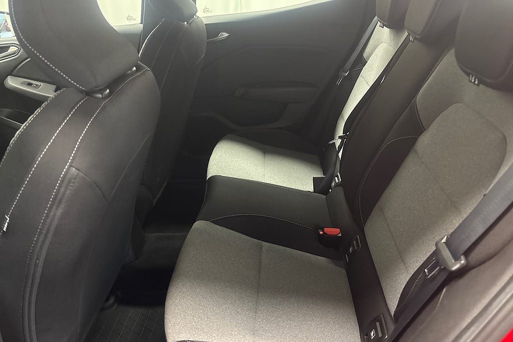 Vehicle Image 12