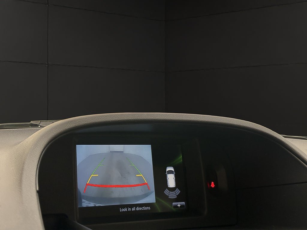 Vehicle Image 21