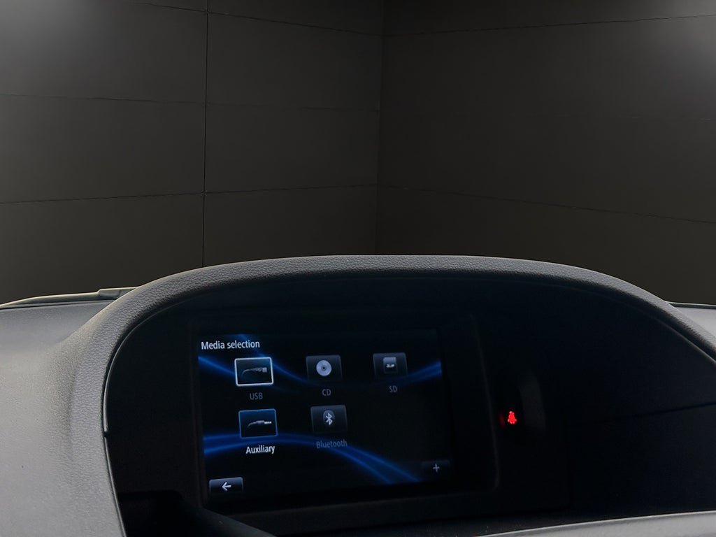 Vehicle Image 23