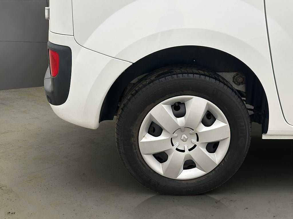 Vehicle Image 29