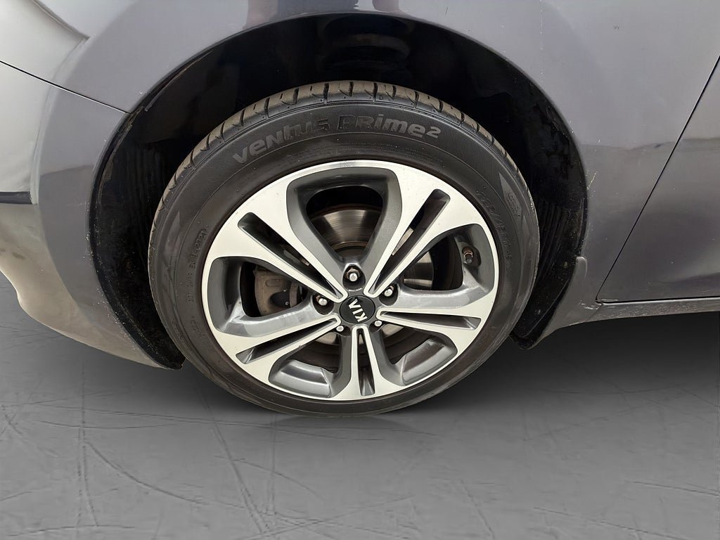 Vehicle Image 25
