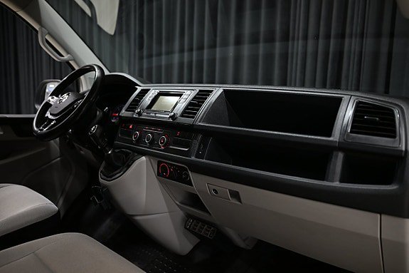 Vehicle Image 27