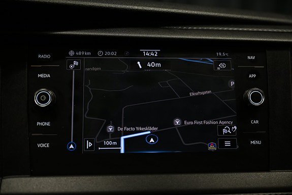 Vehicle Image 25