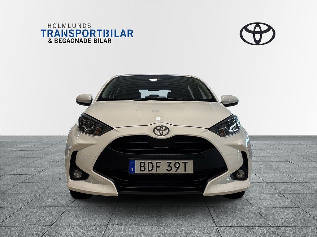 Vehicle Image 5