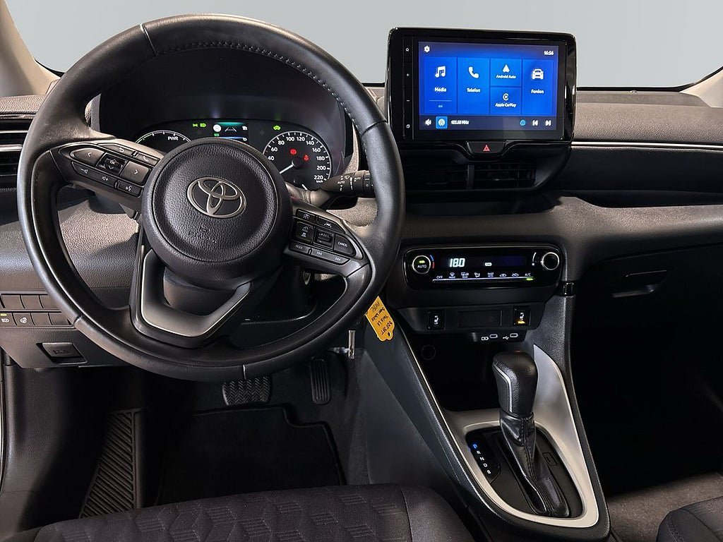 Vehicle Image 9