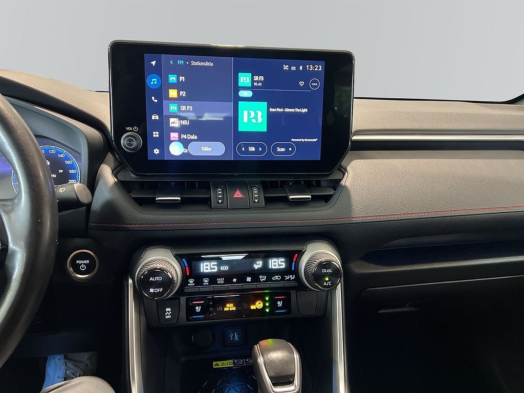 Vehicle Image 15