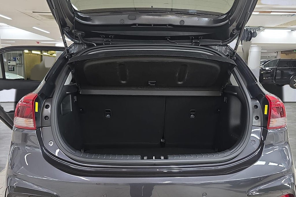 Vehicle Image 12