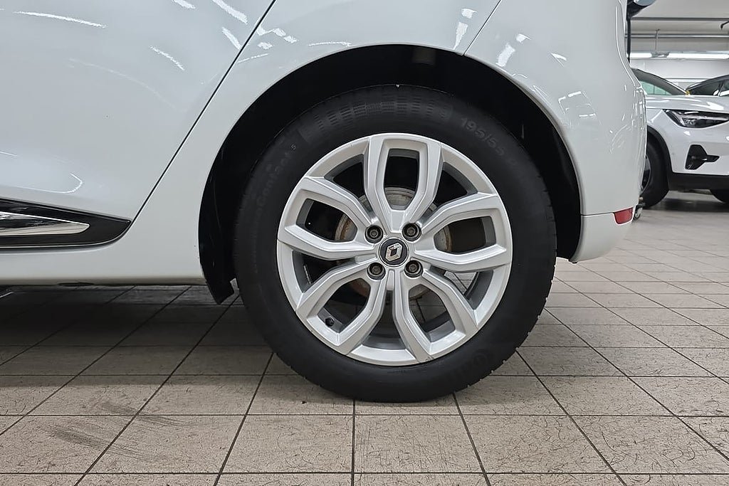Vehicle Image 17