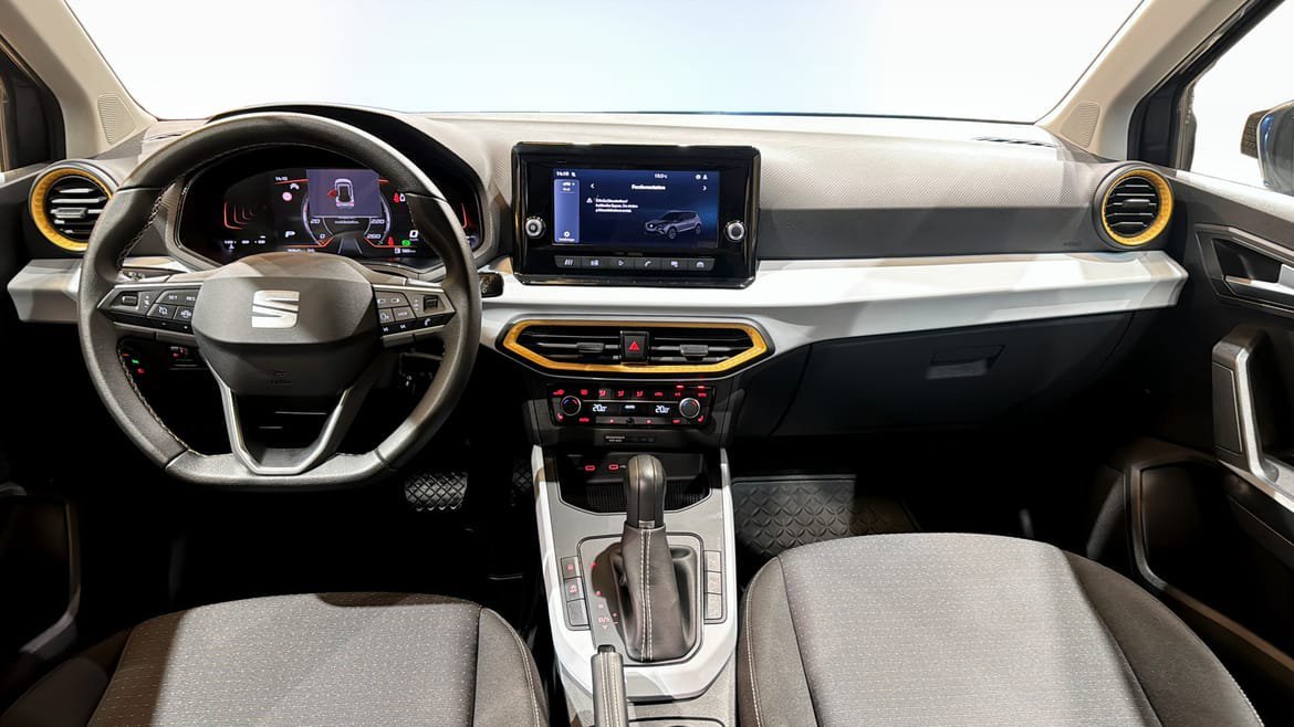 Vehicle Image 10