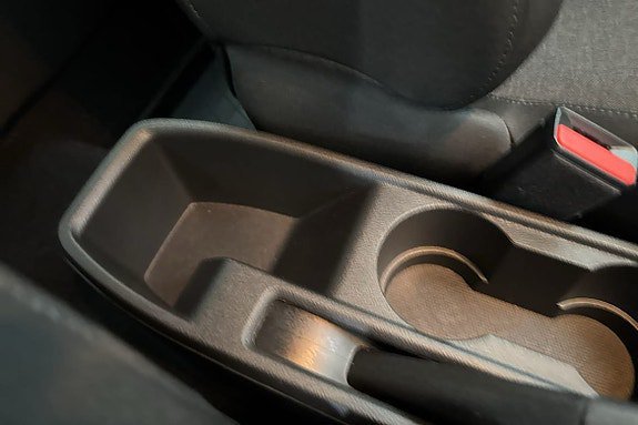 Vehicle Image 23