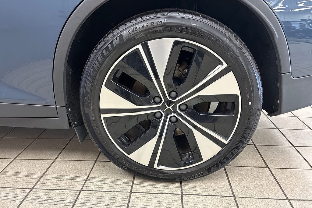 Vehicle Image 17