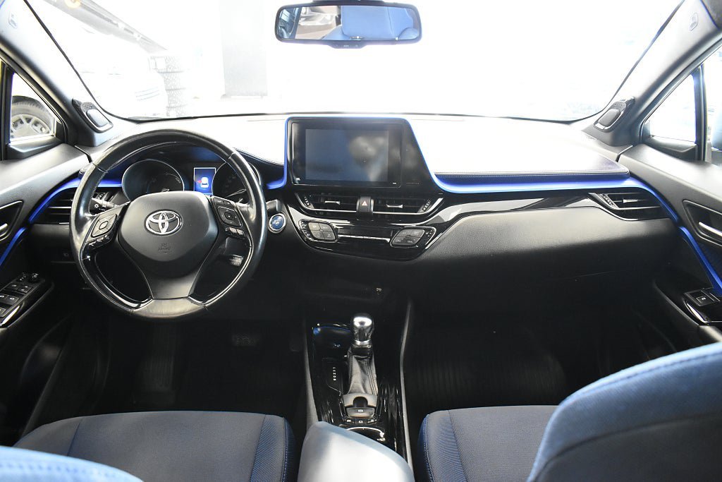 Vehicle Image 10