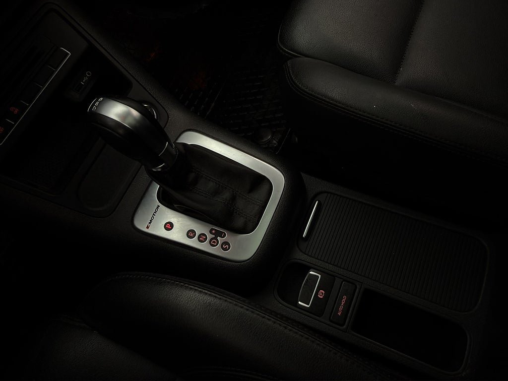 Vehicle Image 22