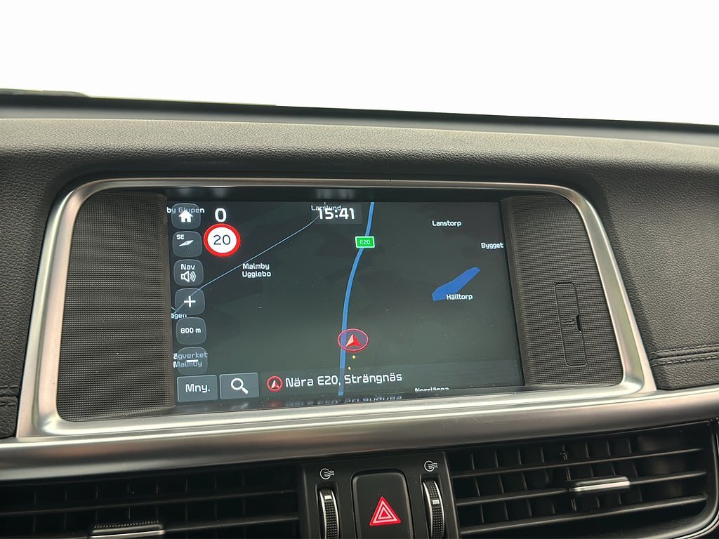 Vehicle Image 25
