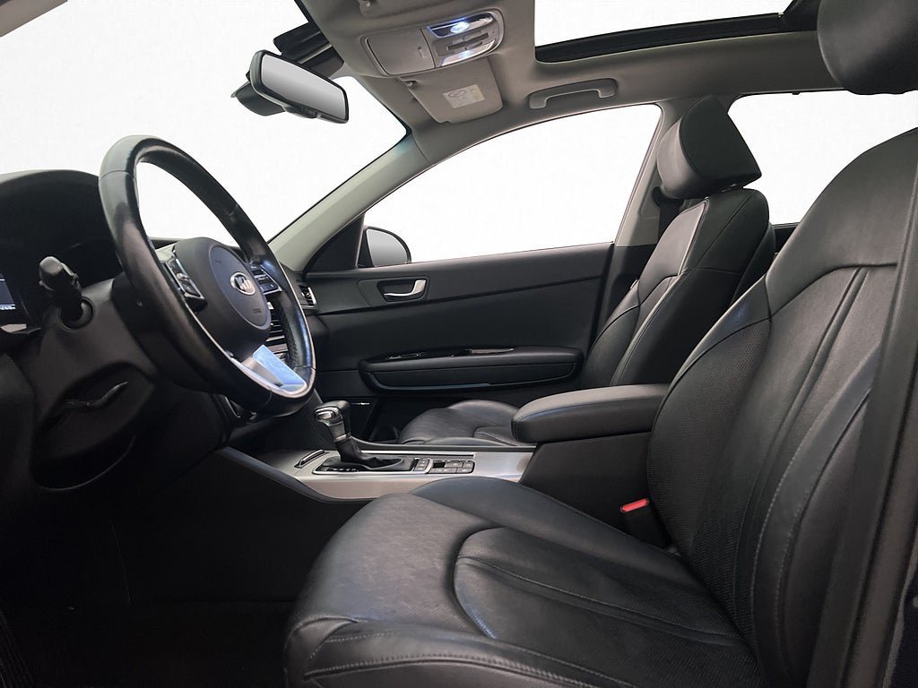 Vehicle Image 16