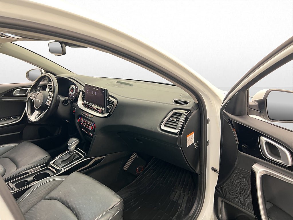 Vehicle Image 30