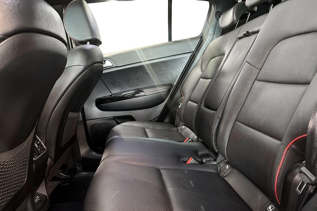 Vehicle Image 16
