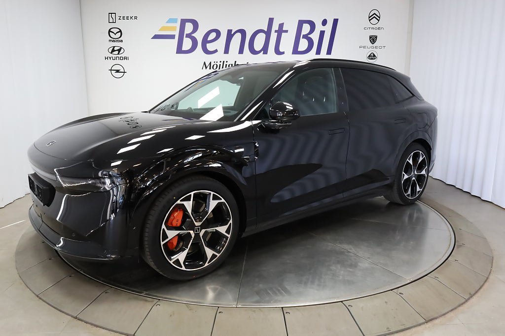Vehicle Image 4