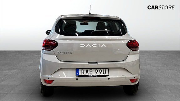 Vehicle Image 7