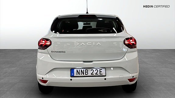 Vehicle Image 7