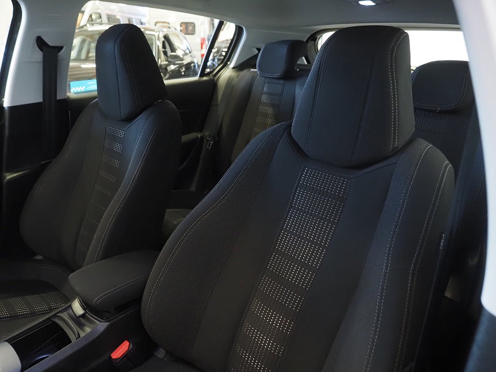Vehicle Image 16