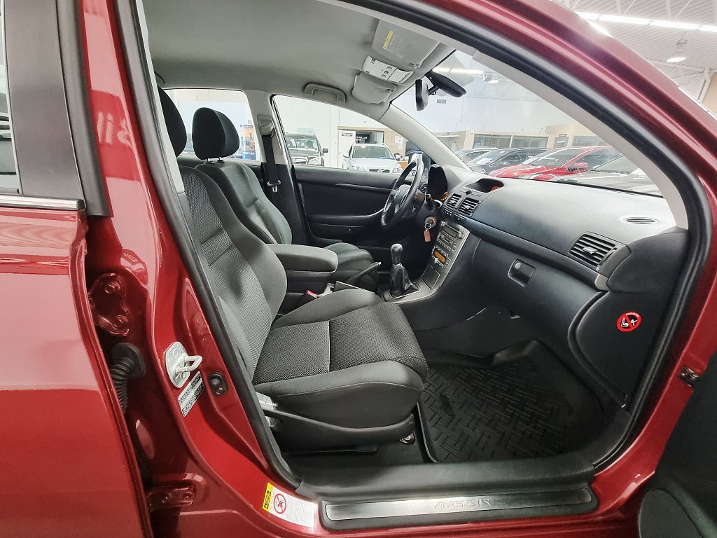 Vehicle Image 16