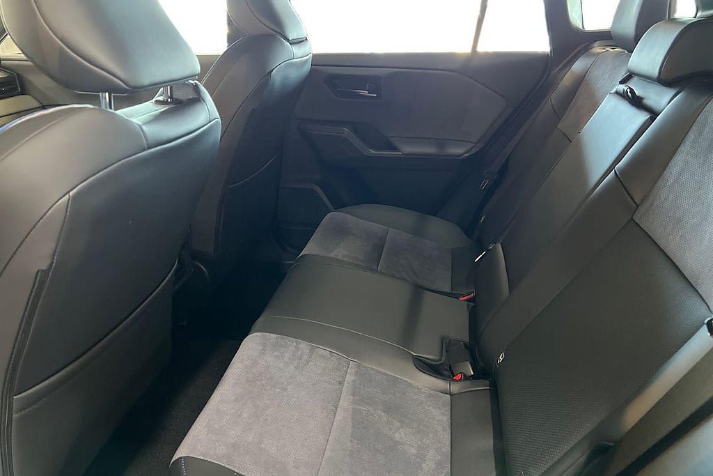 Vehicle Image 11