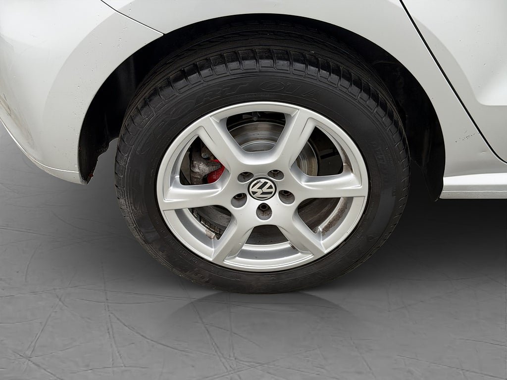 Vehicle Image 21