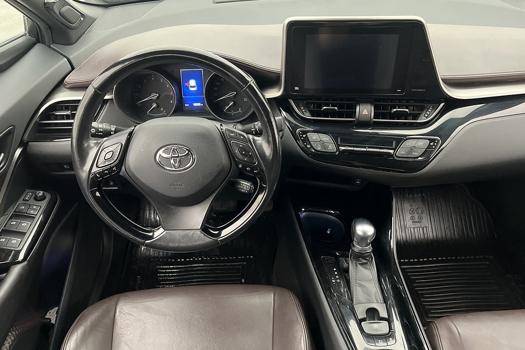 Vehicle Image 12