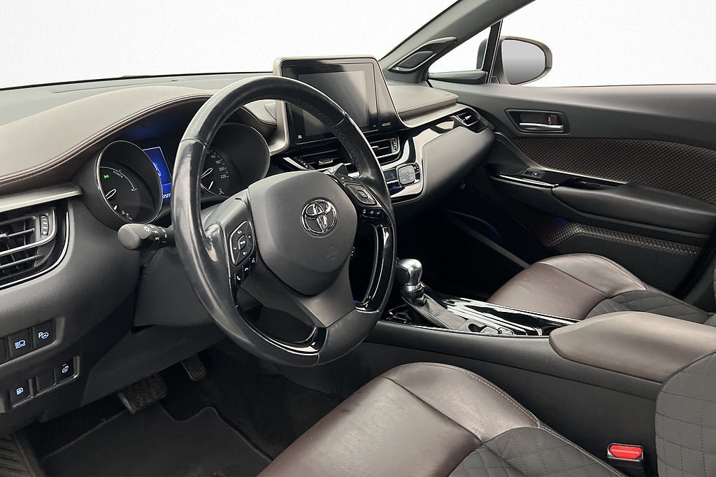 Vehicle Image 8