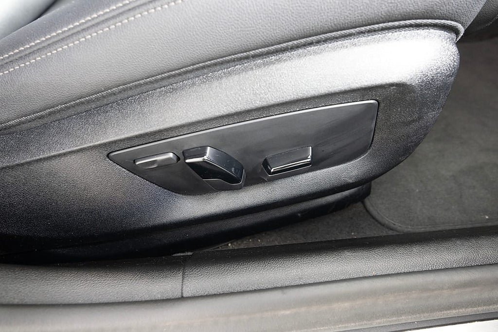Vehicle Image 24