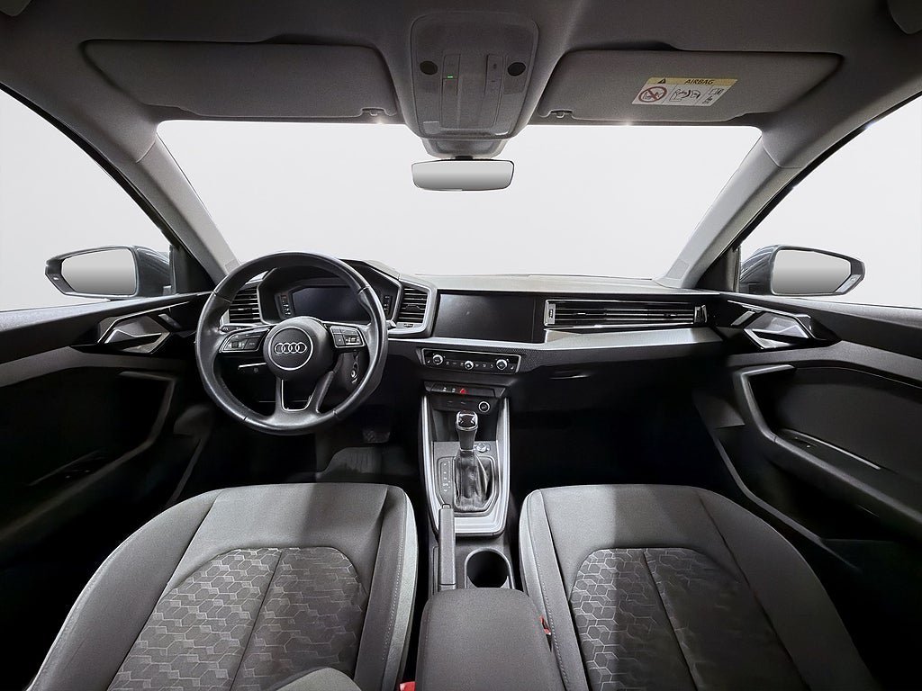 Vehicle Image 9