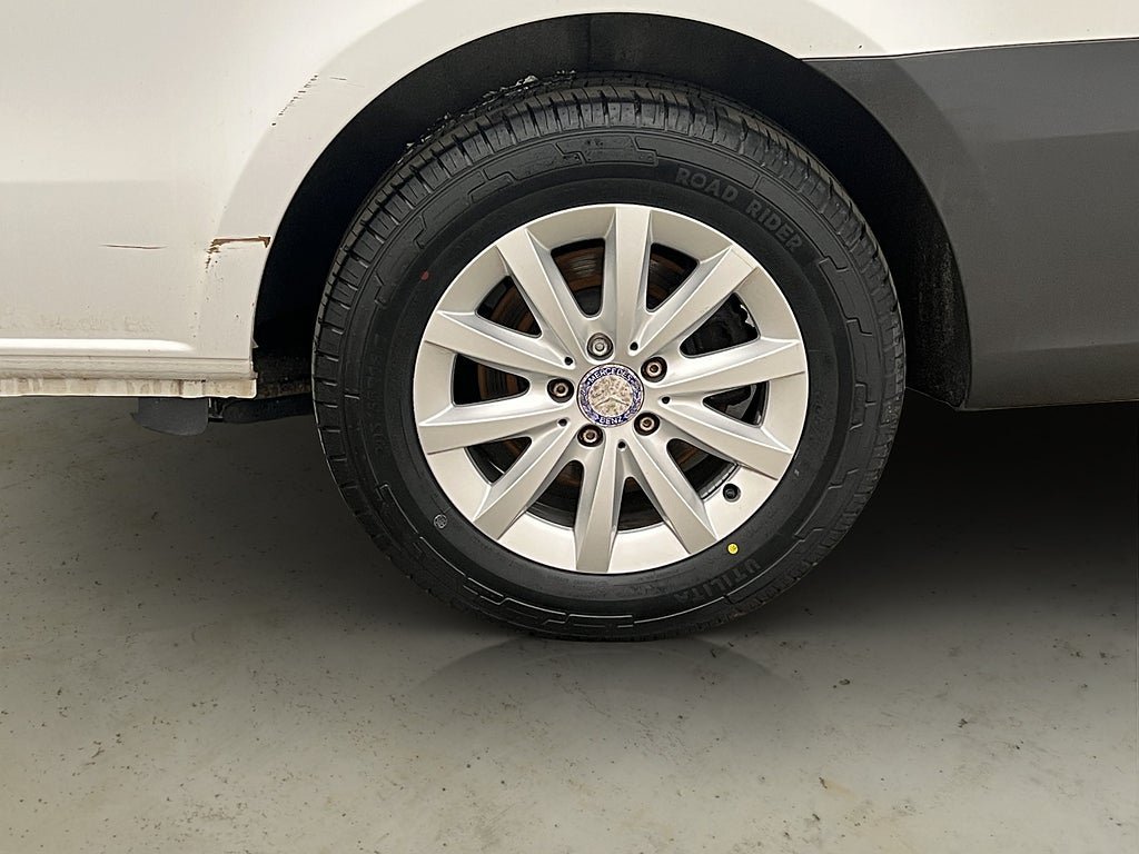 Vehicle Image 30