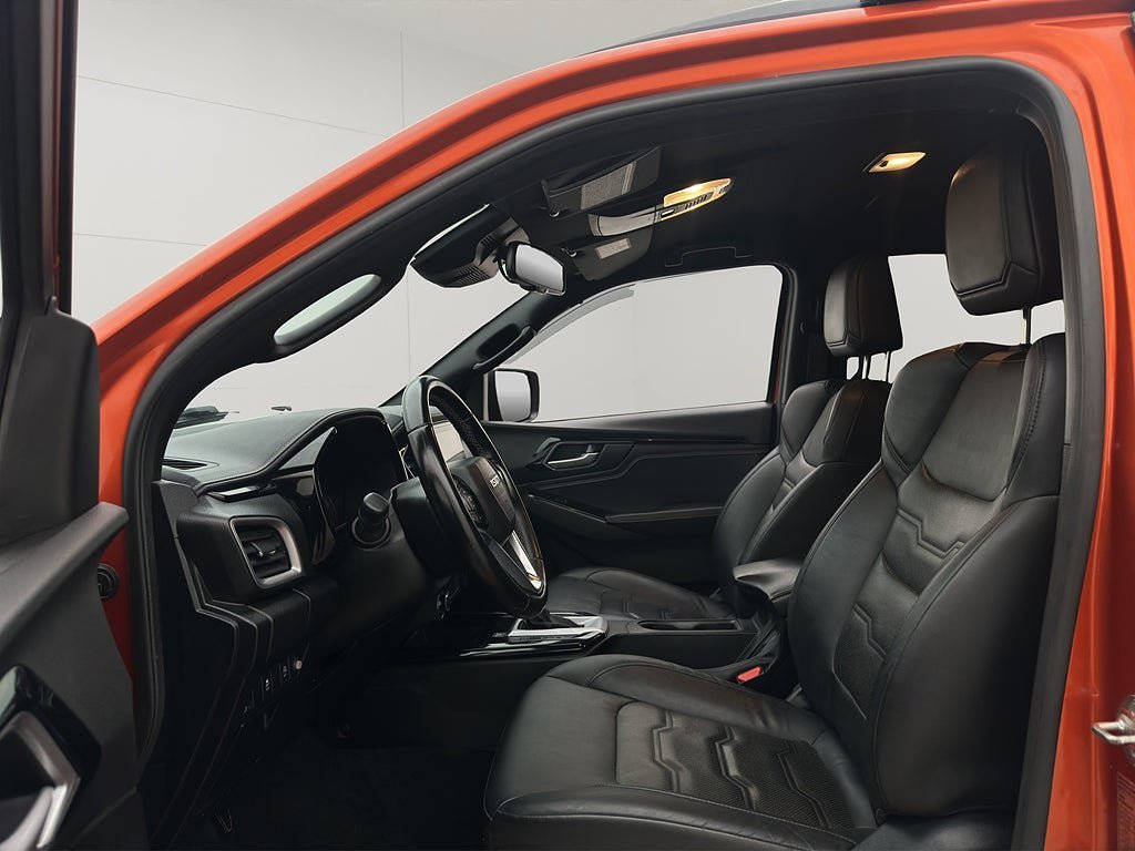 Vehicle Image 15