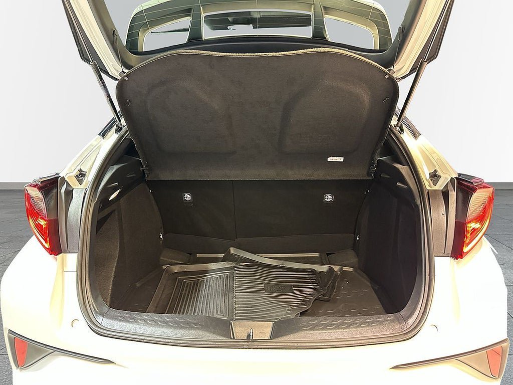 Vehicle Image 11