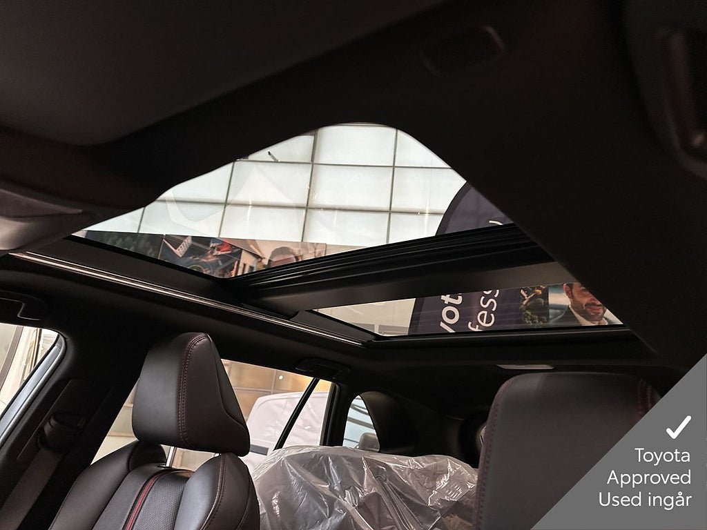 Vehicle Image 12