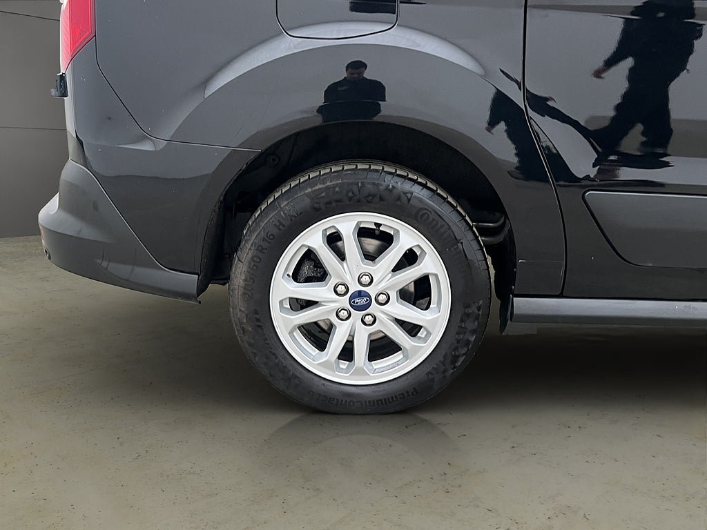 Vehicle Image 26