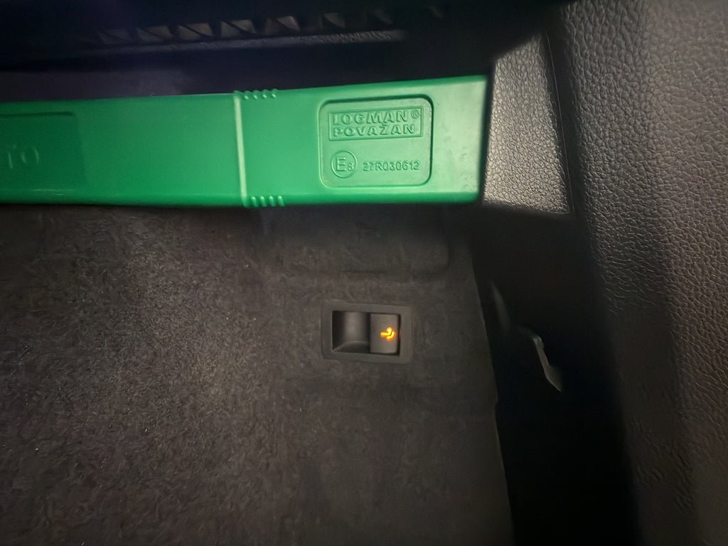 Vehicle Image 25