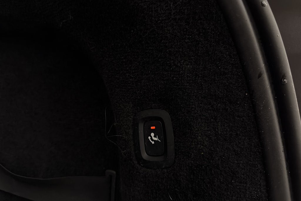 Vehicle Image 26