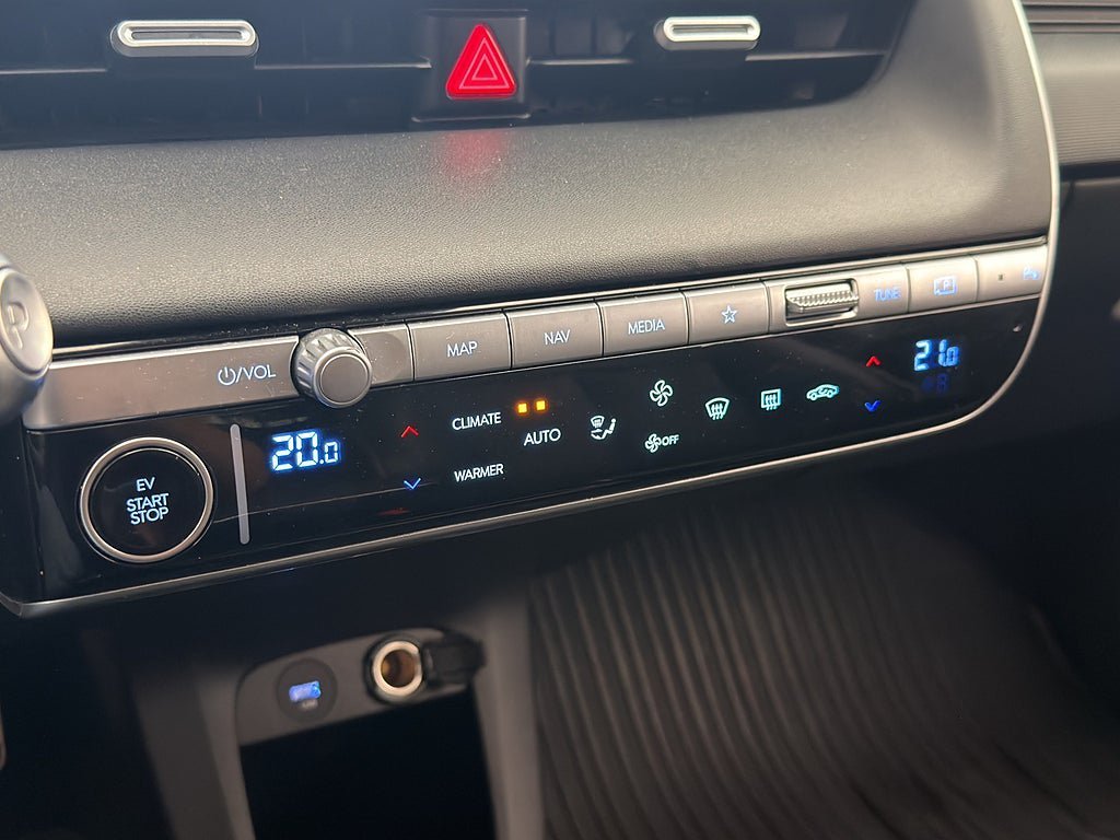 Vehicle Image 24