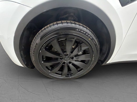 Vehicle Image 32