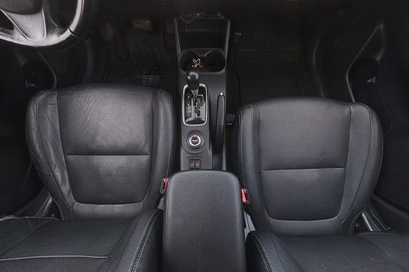 Vehicle Image 17