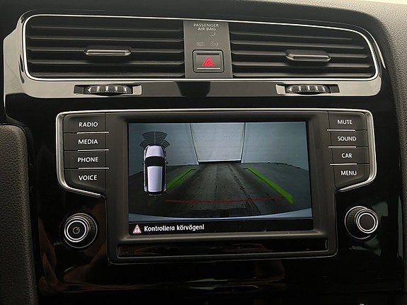 Vehicle Image 24