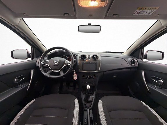 Vehicle Image 12
