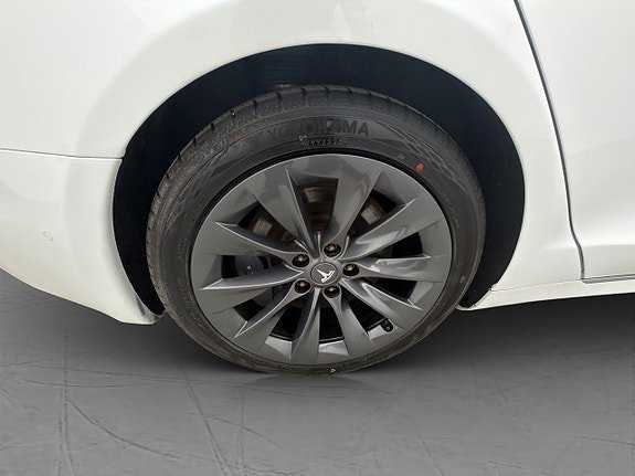 Vehicle Image 35