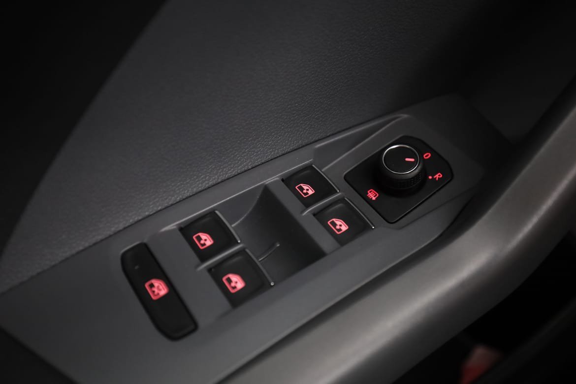 Vehicle Image 33